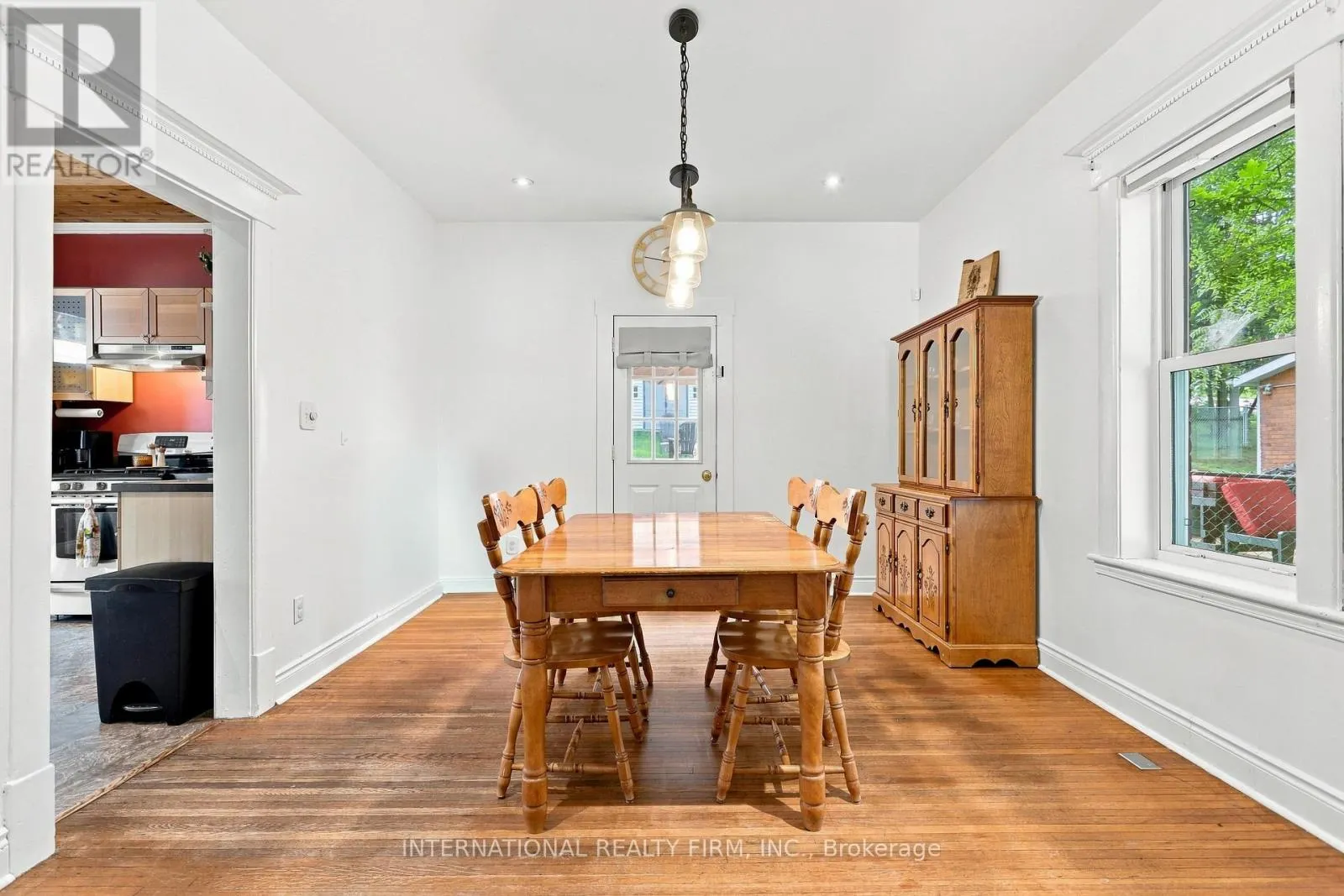 158 SIXTH STREET