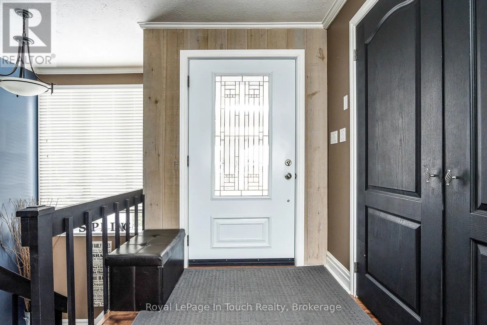 8 TINY BEACHES ROAD S