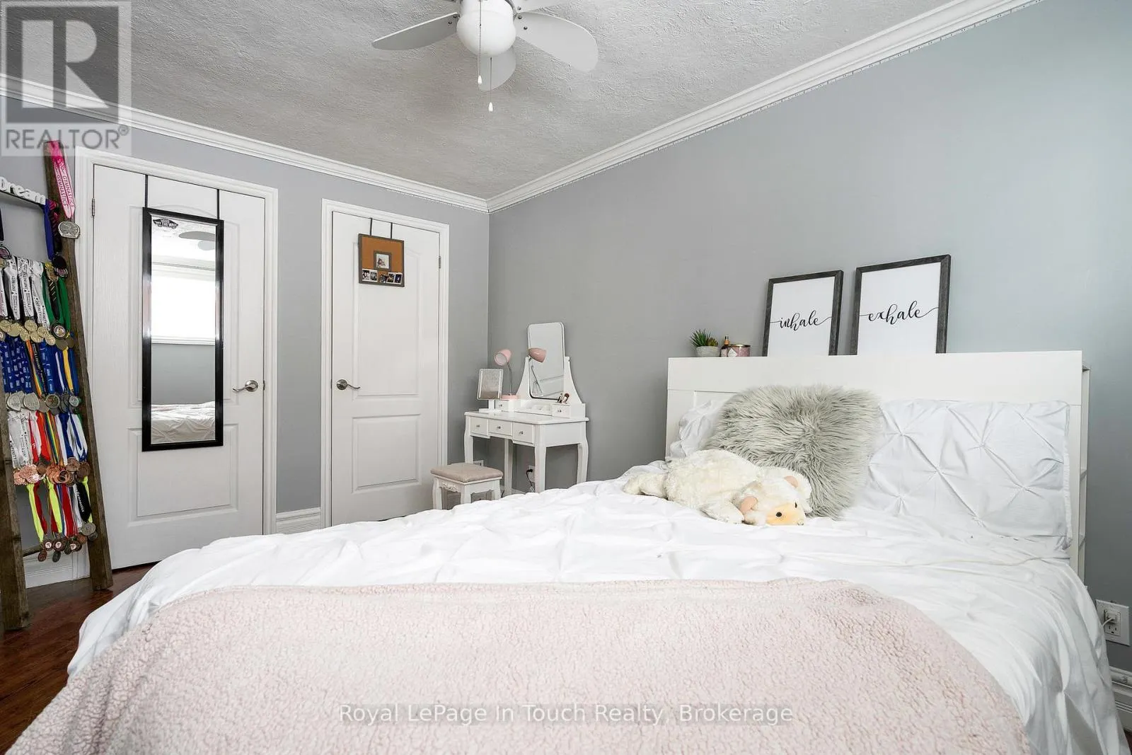 8 TINY BEACHES ROAD S