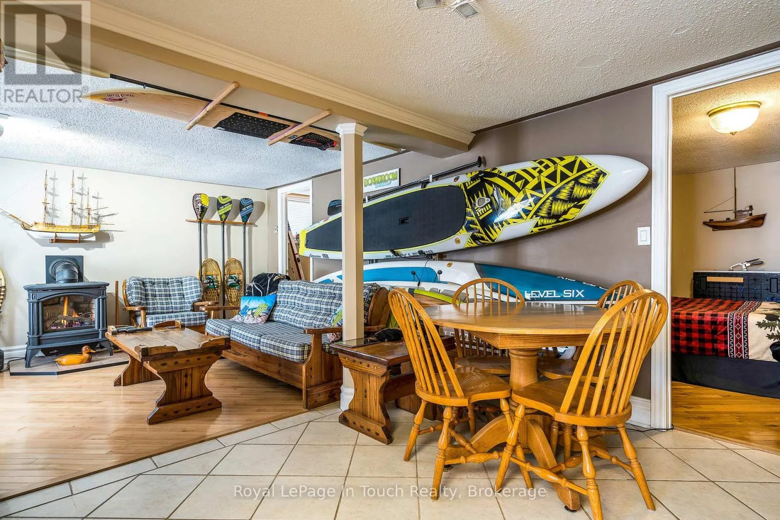 8 TINY BEACHES ROAD S