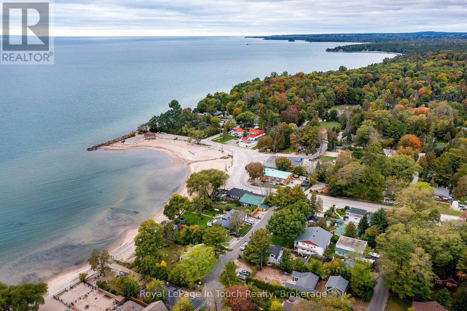 8 TINY BEACHES ROAD S