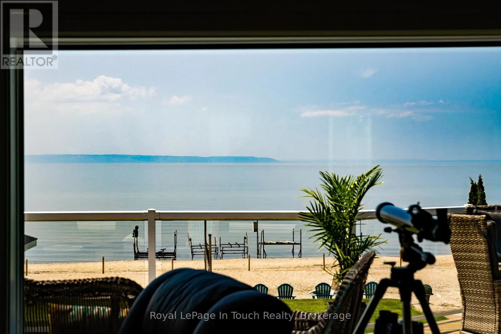 8 TINY BEACHES ROAD S