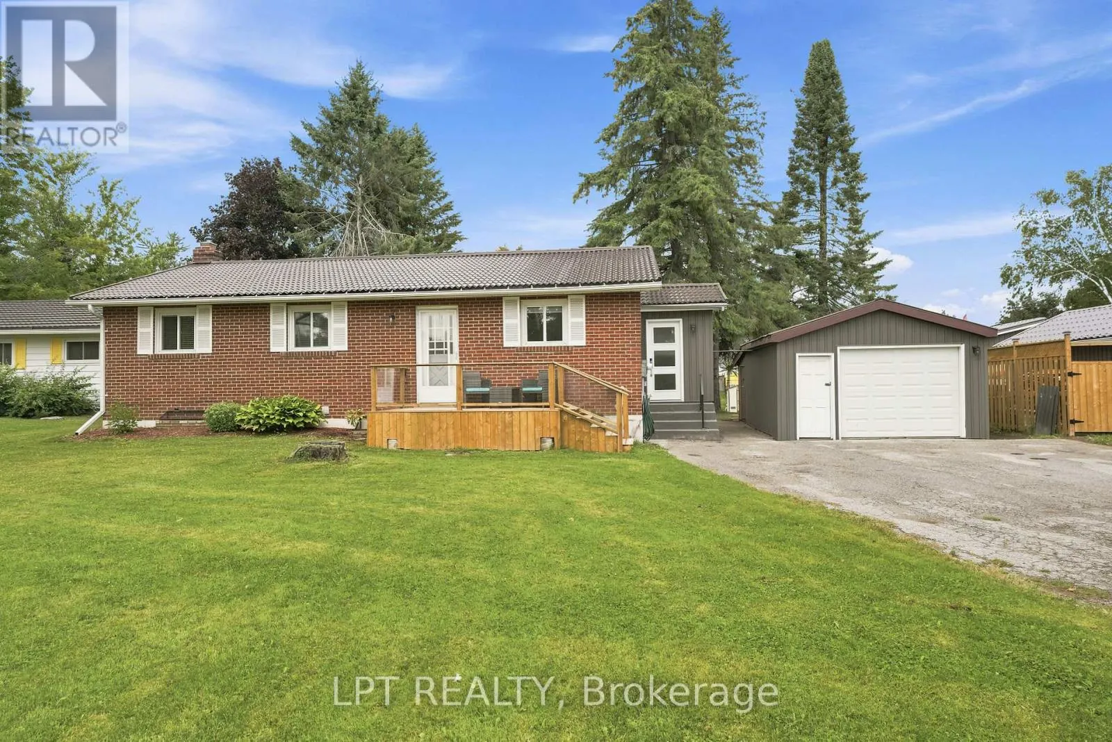 2628 WESTSHORE CRESCENT