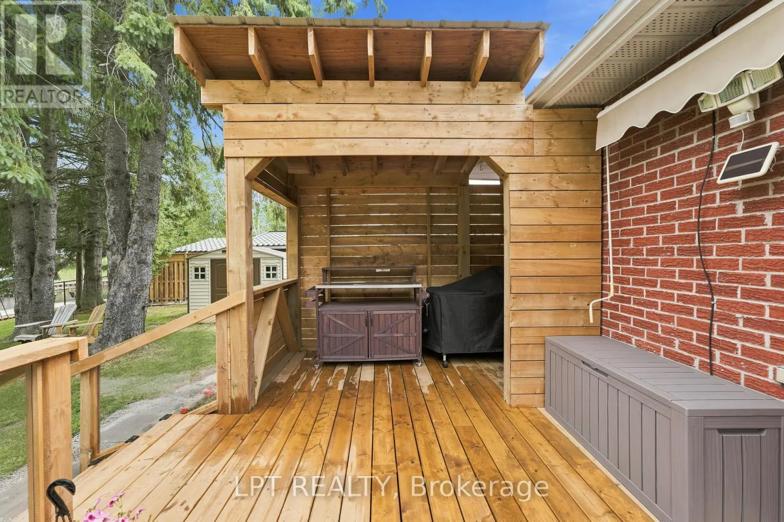 2628 WESTSHORE CRESCENT
