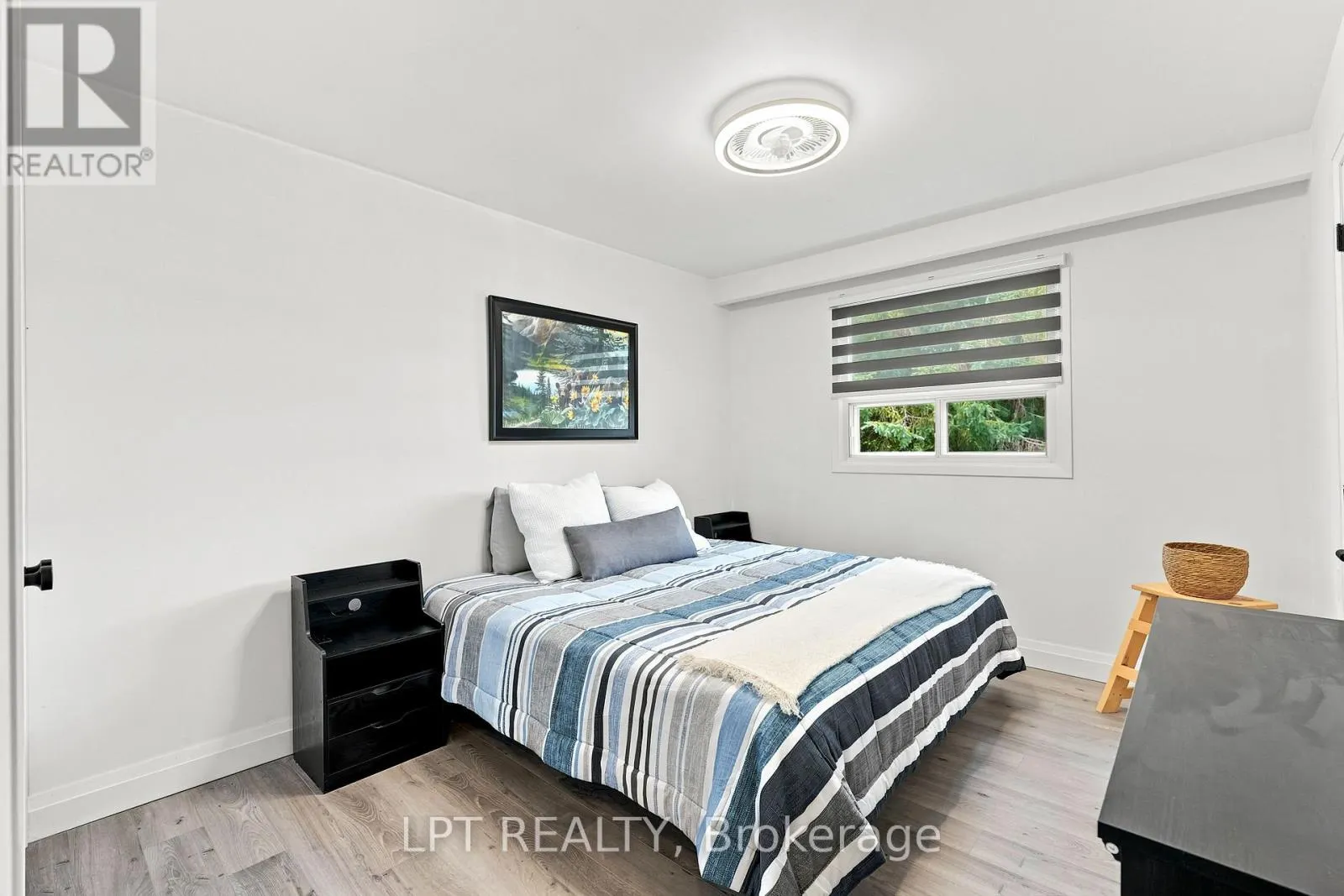 2628 WESTSHORE CRESCENT