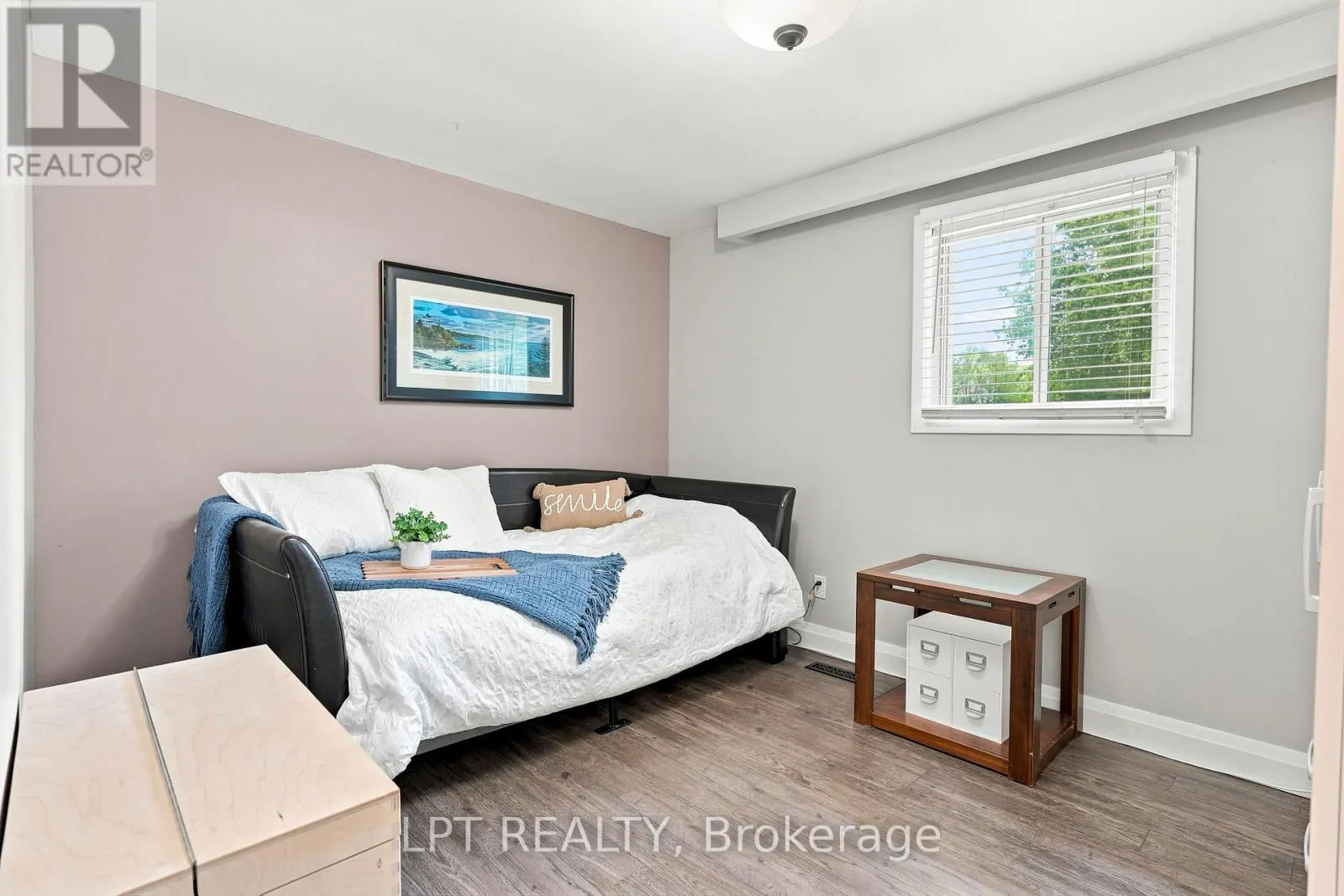 2628 WESTSHORE CRESCENT