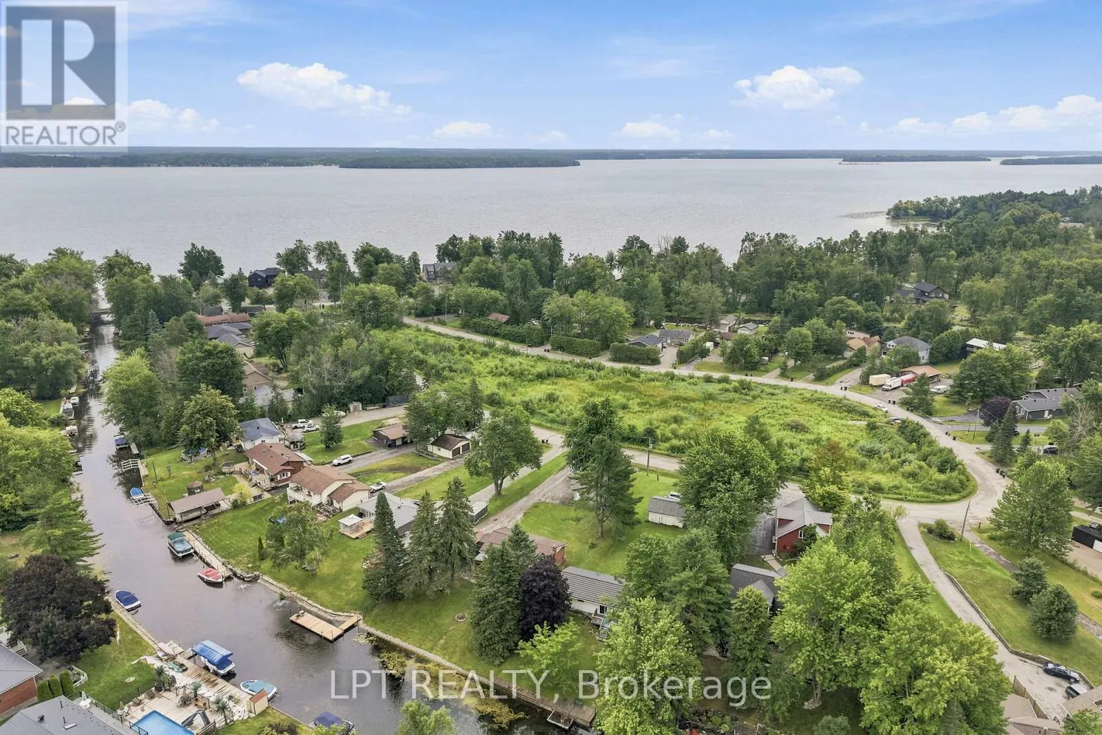 2628 WESTSHORE CRESCENT