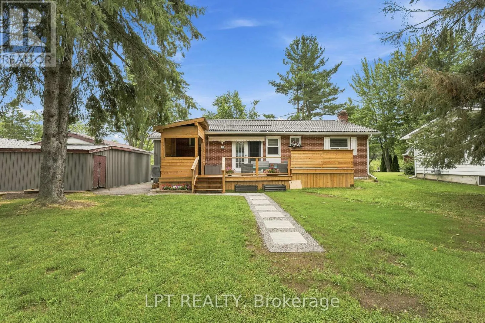 2628 WESTSHORE CRESCENT
