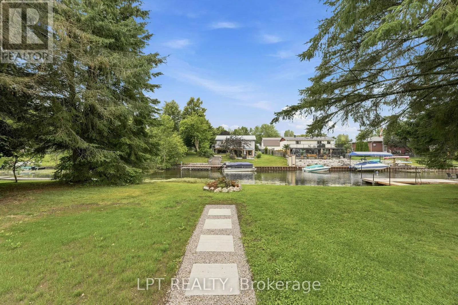 2628 WESTSHORE CRESCENT