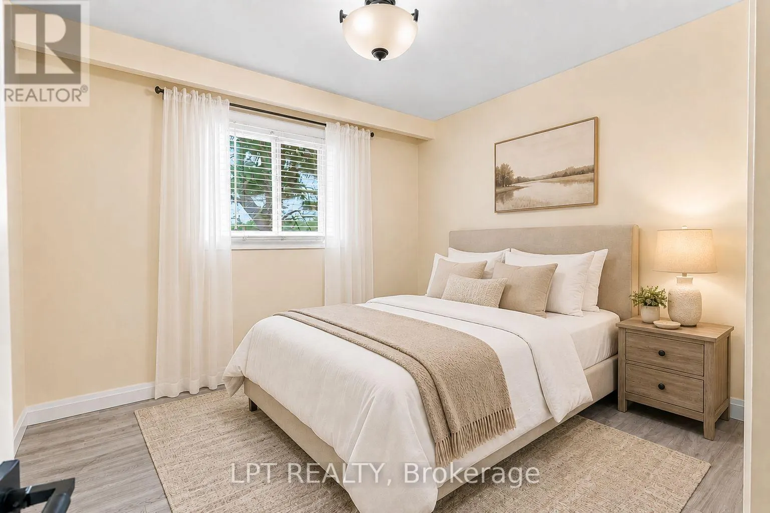 2628 WESTSHORE CRESCENT