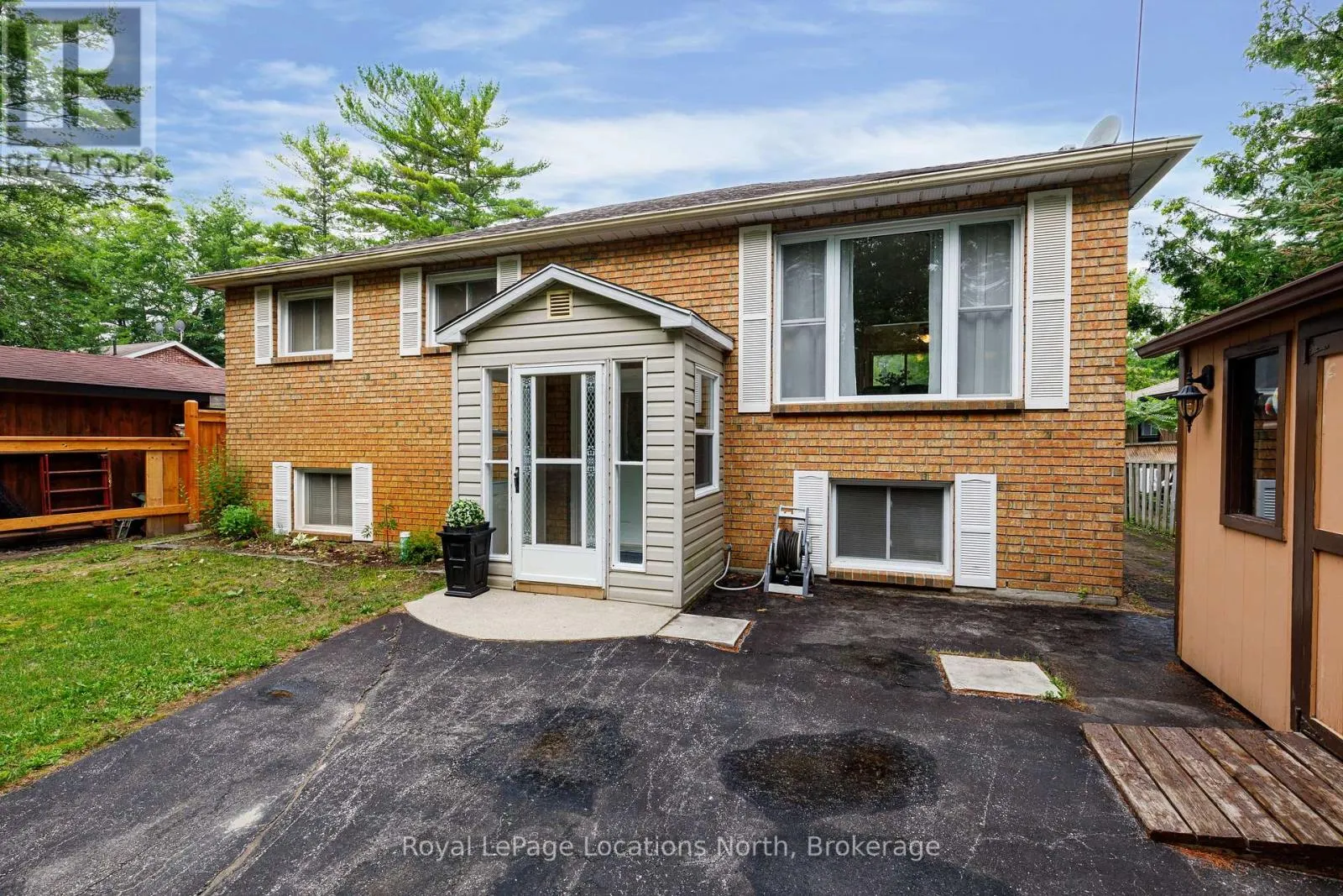 26 STROUD CRESCENT
