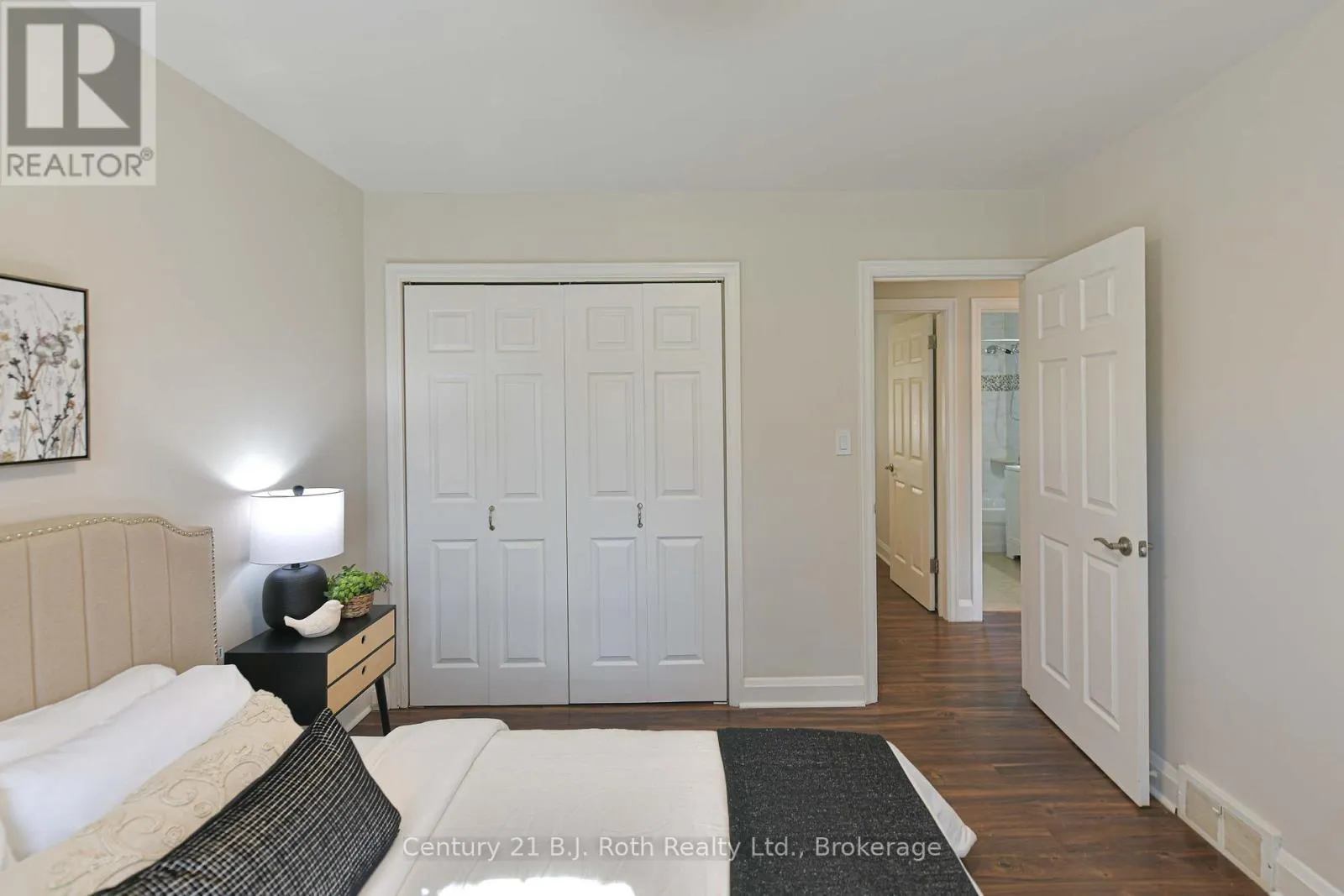 28 BORLAND STREET W