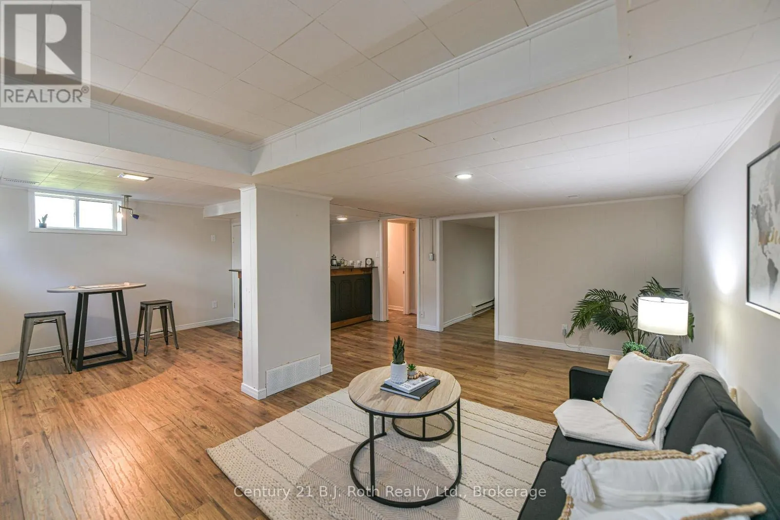28 BORLAND STREET W