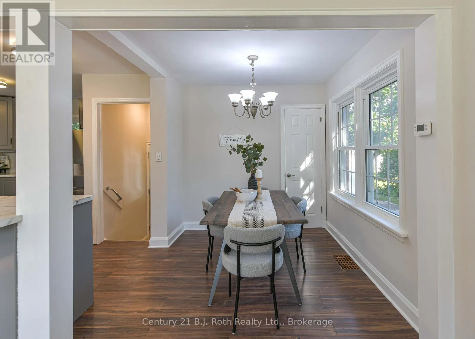 28 BORLAND STREET W