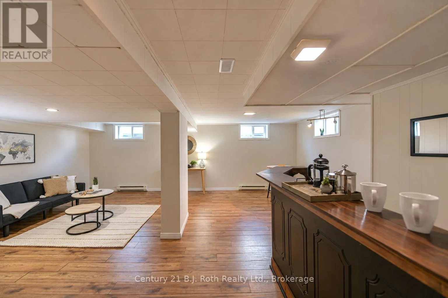 28 BORLAND STREET W