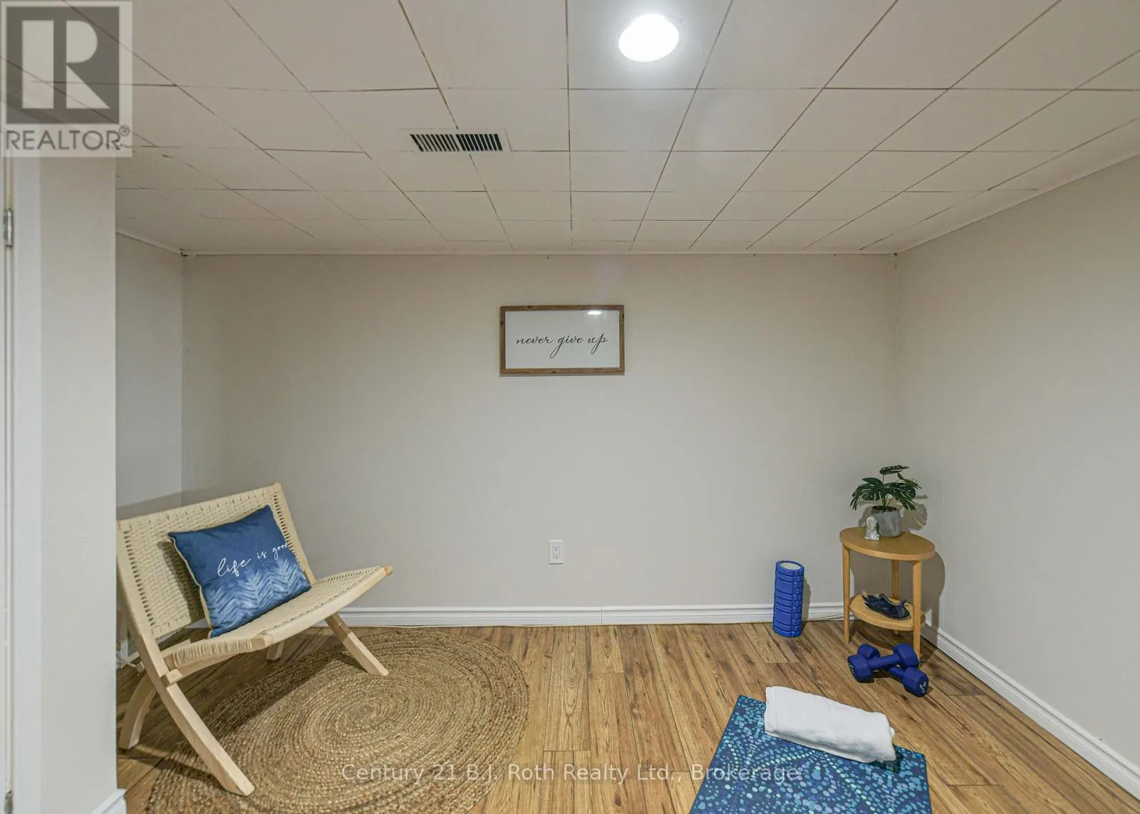 28 BORLAND STREET W