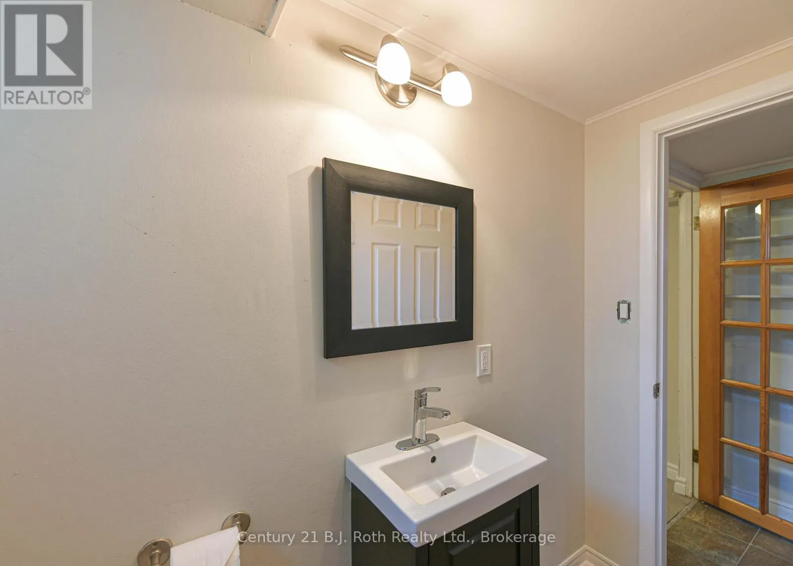 28 BORLAND STREET W