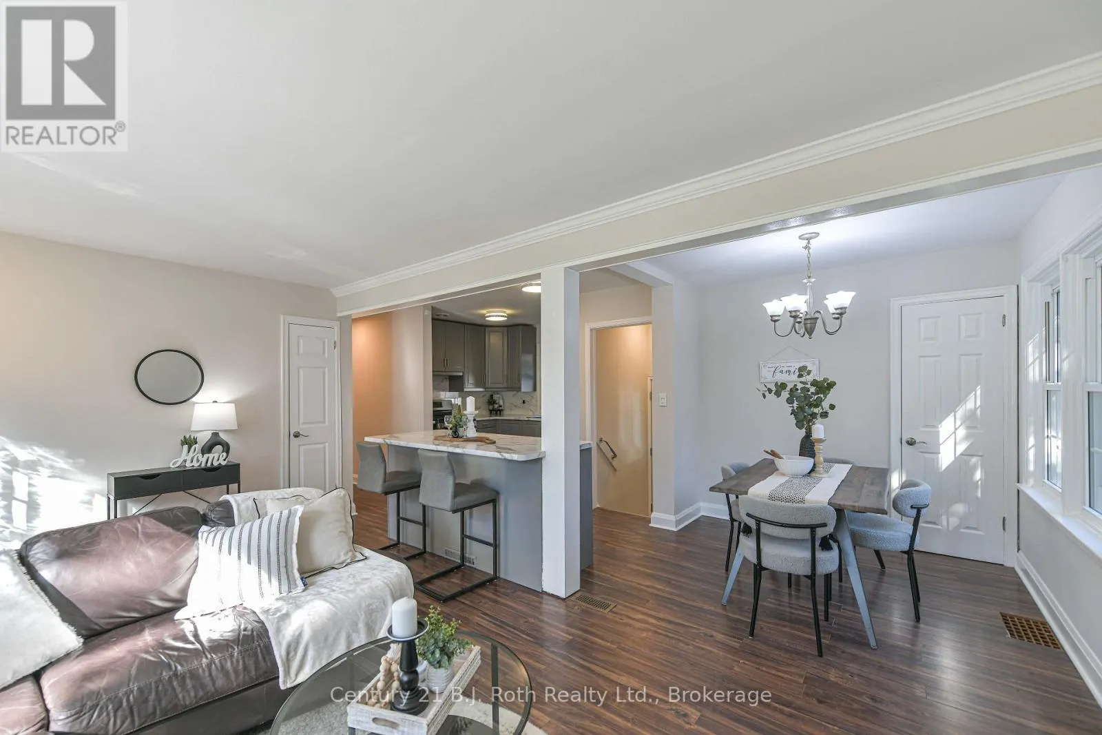 28 BORLAND STREET W