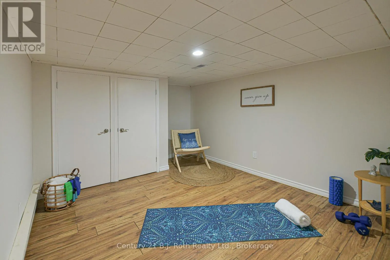 28 BORLAND STREET W