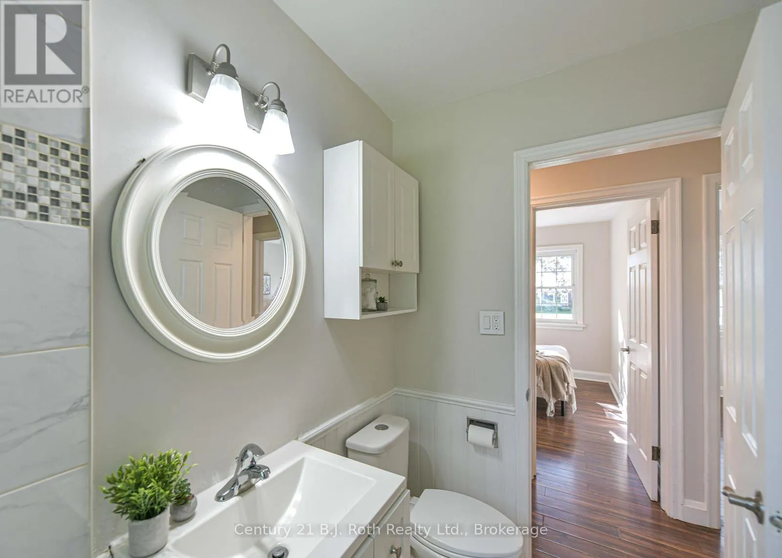 28 BORLAND STREET W