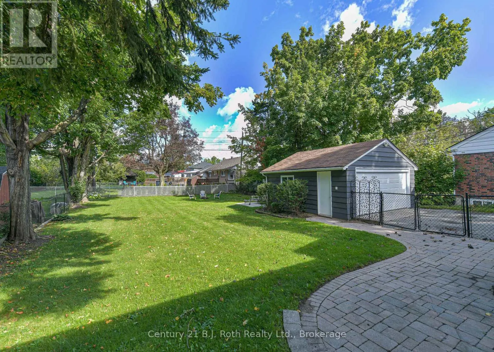 28 BORLAND STREET W