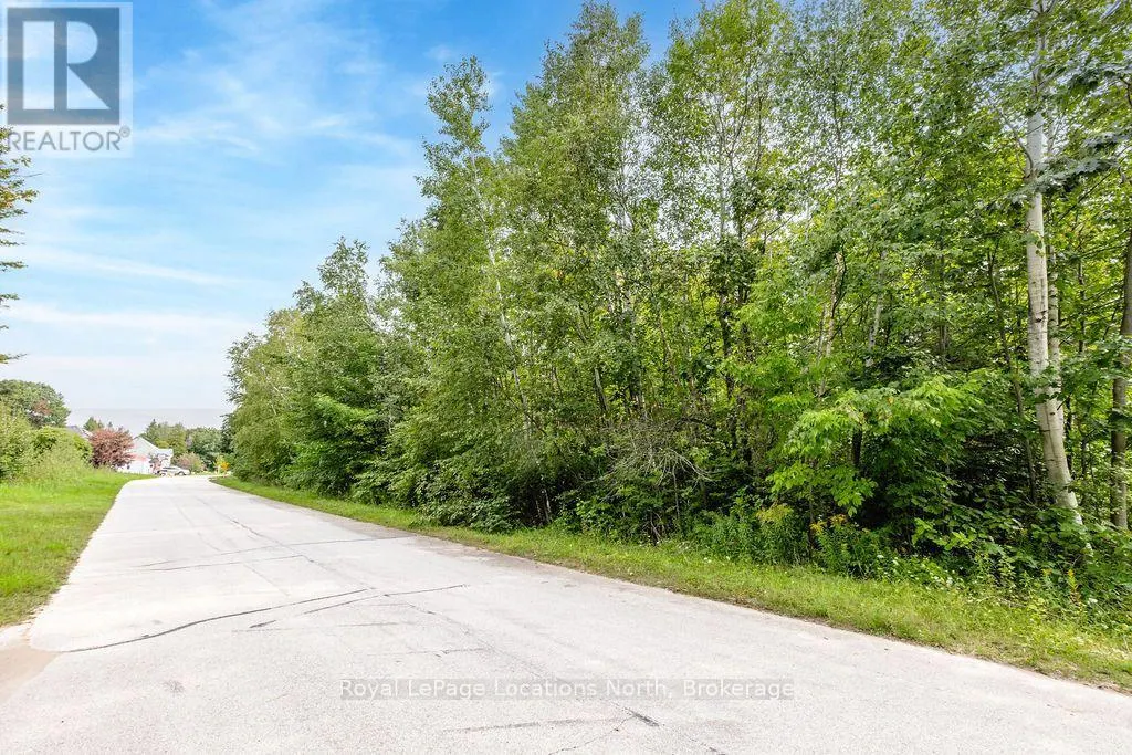 15 BRIDLEWOOD CRESCENT