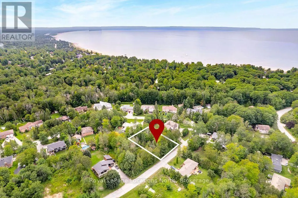 15 BRIDLEWOOD CRESCENT