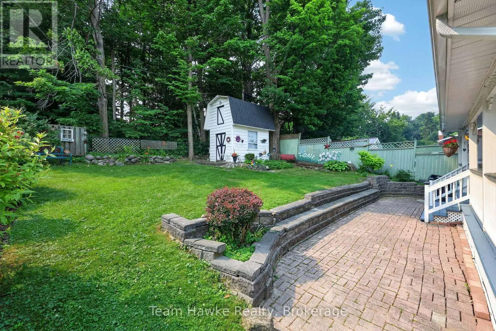 255 HANLY STREET