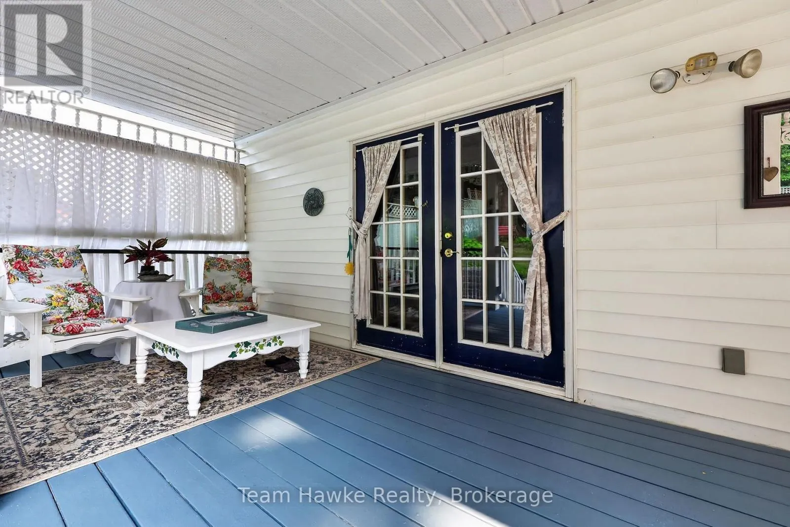 255 HANLY STREET