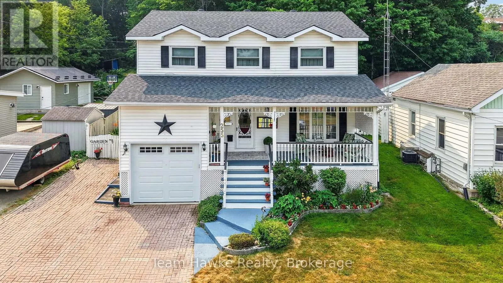 255 HANLY STREET