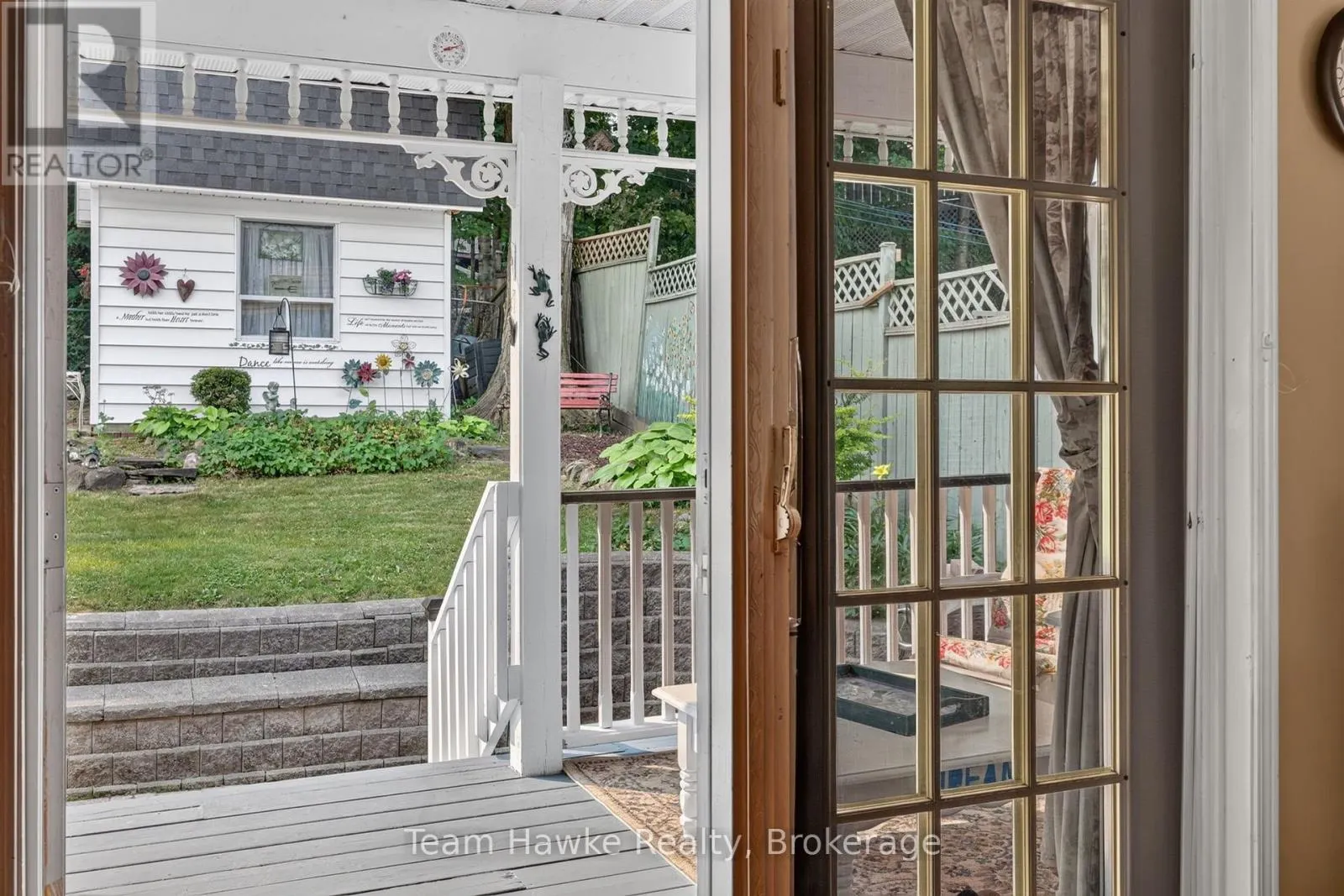 255 HANLY STREET