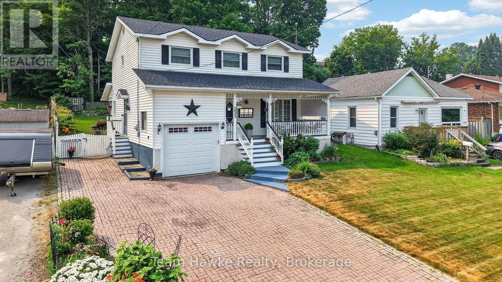 255 HANLY STREET