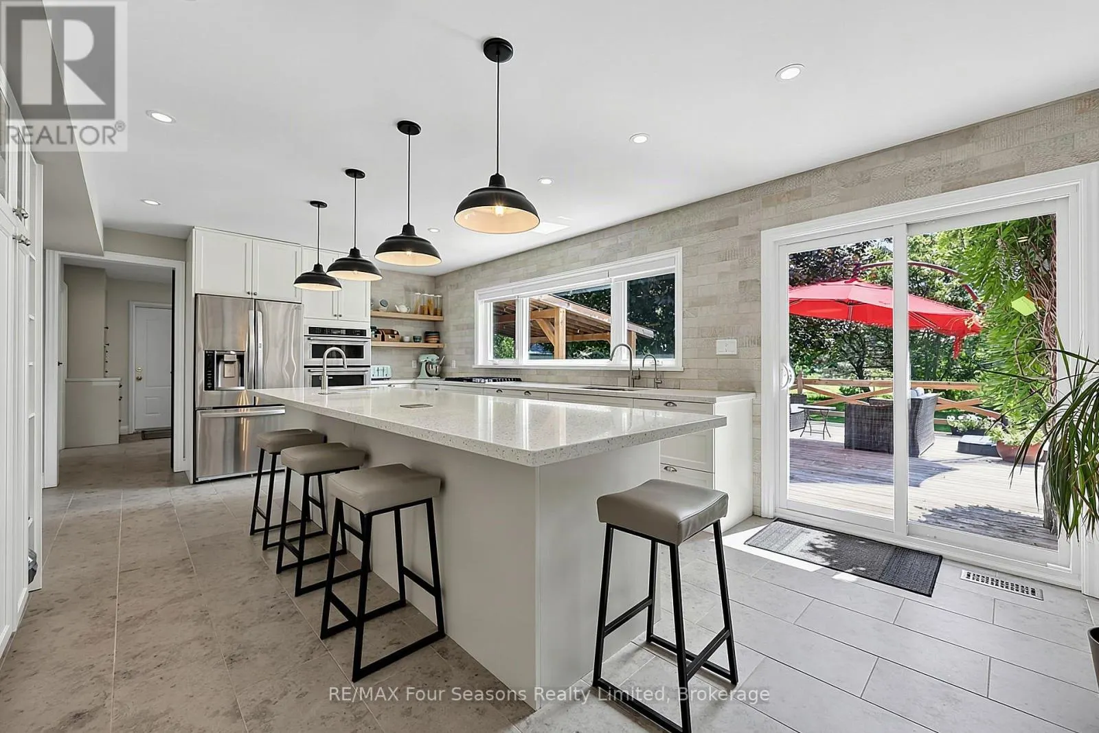 7551 36/37 NOTTAWASAGA SIDE ROAD E