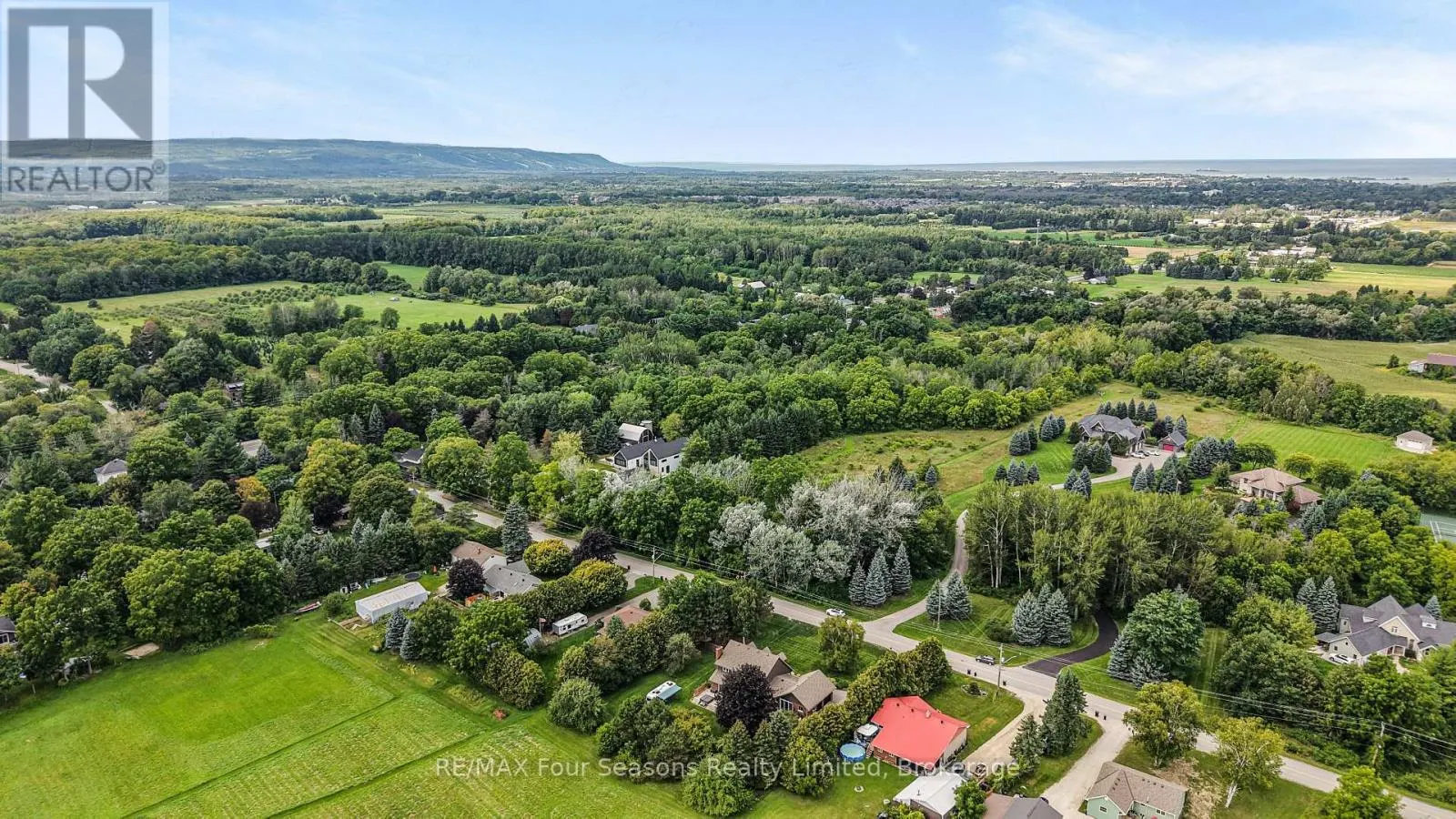 7551 36/37 NOTTAWASAGA SIDE ROAD E