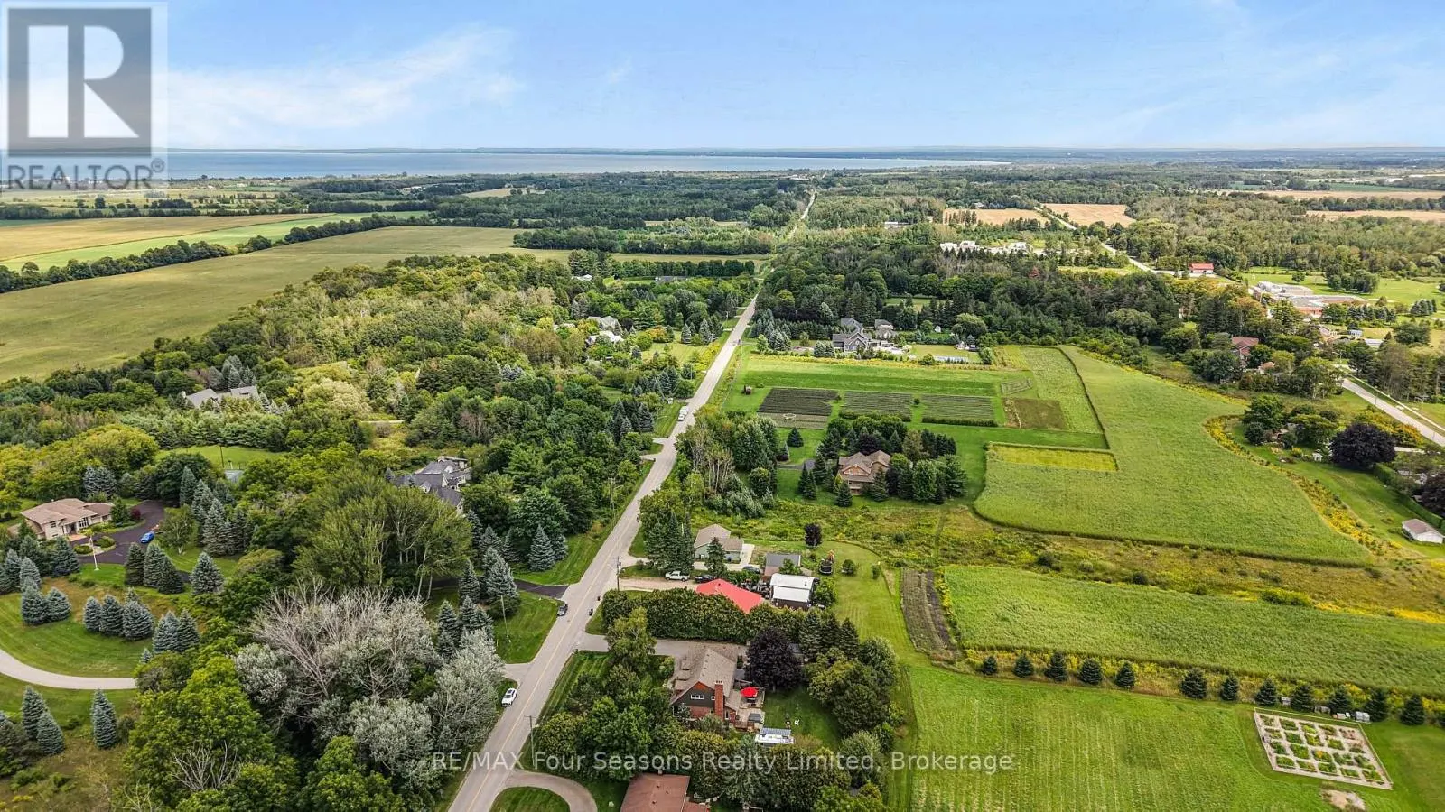 7551 36/37 NOTTAWASAGA SIDE ROAD E