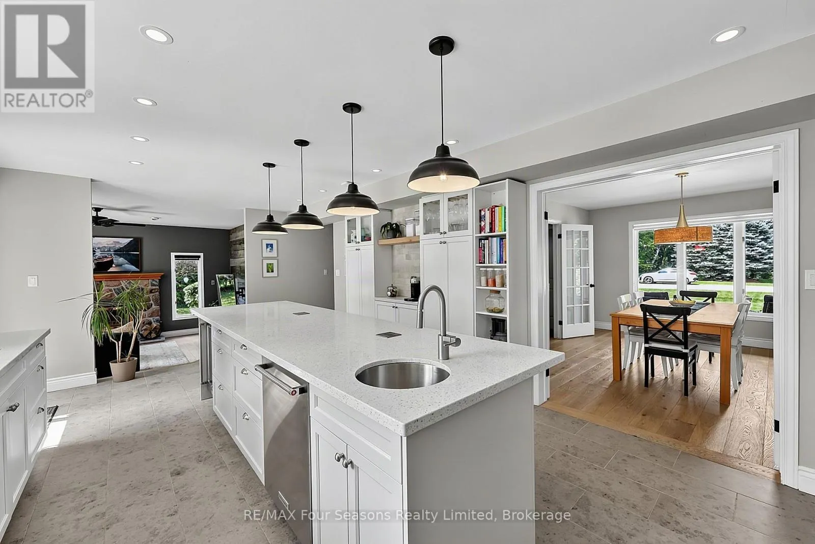 7551 36/37 NOTTAWASAGA SIDE ROAD E