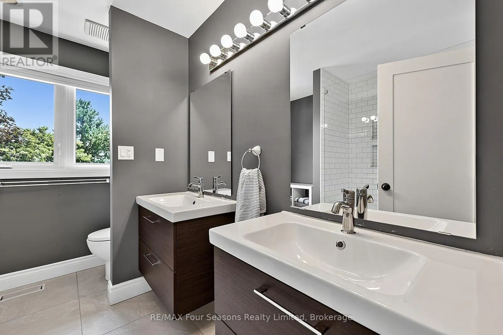 7551 36/37 NOTTAWASAGA SIDE ROAD E