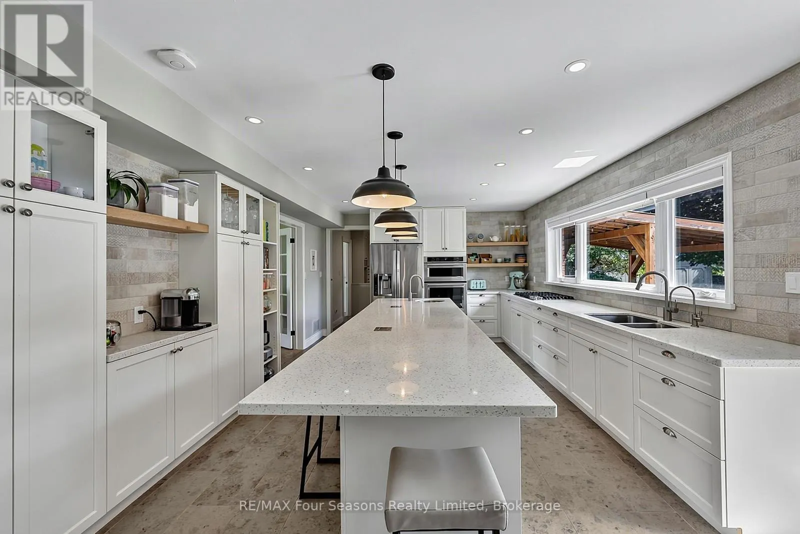 7551 36/37 NOTTAWASAGA SIDE ROAD E