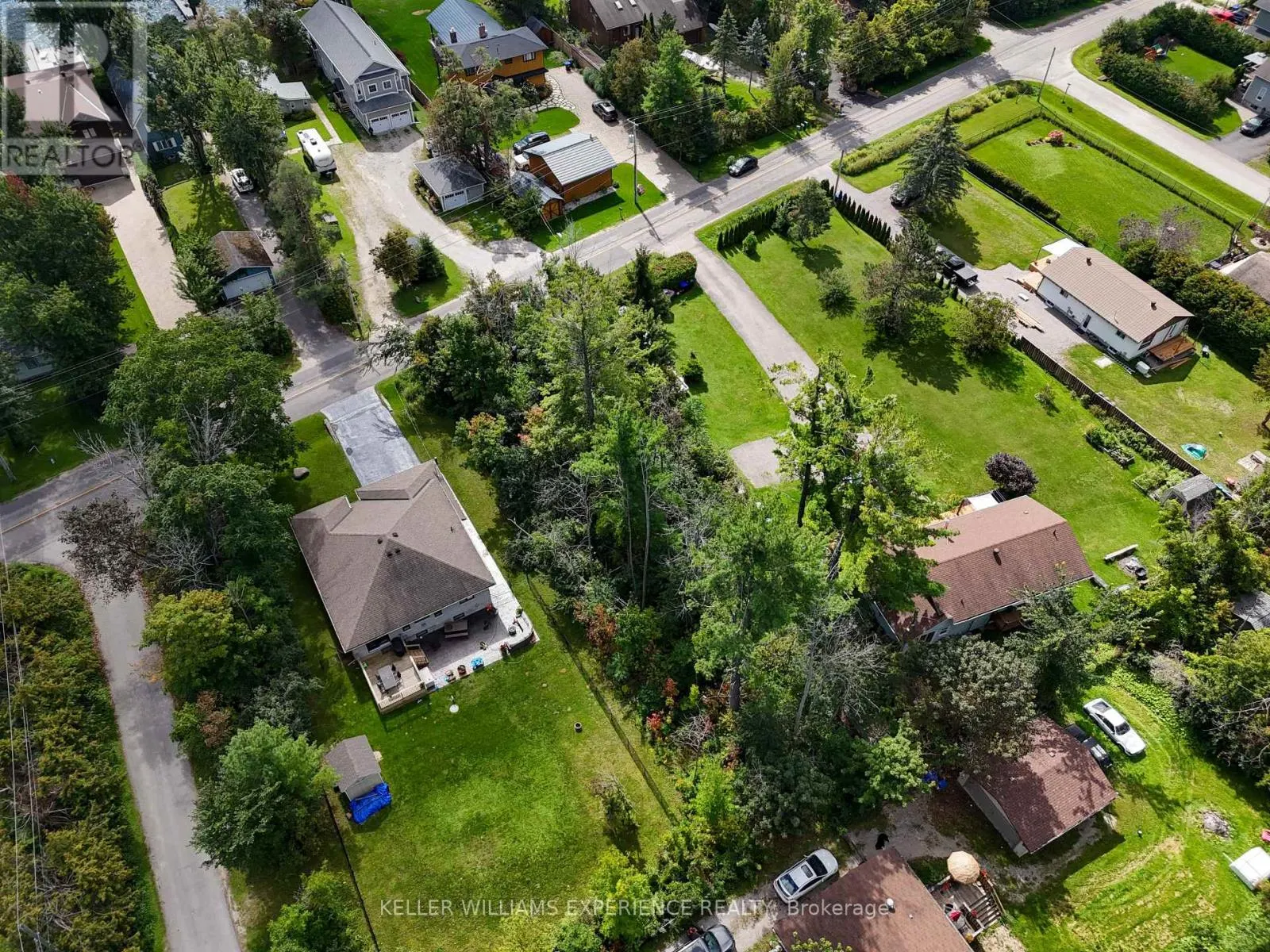108 LAKESHORE ROAD E