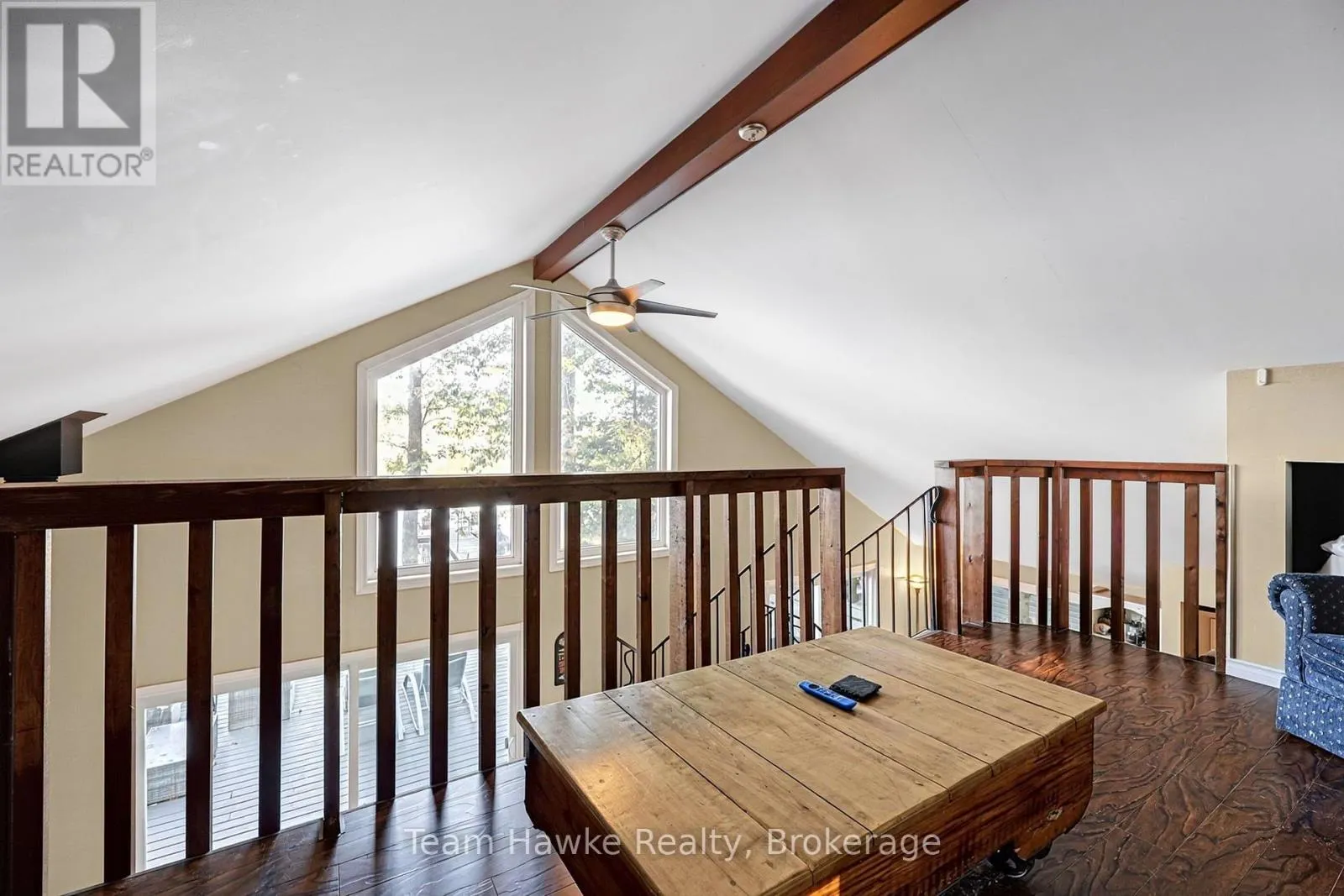 8 FARLAIN LAKE ROAD E