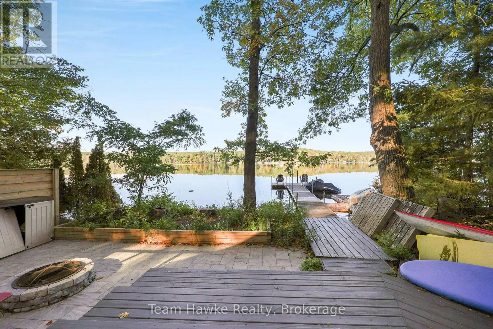 8 FARLAIN LAKE ROAD E