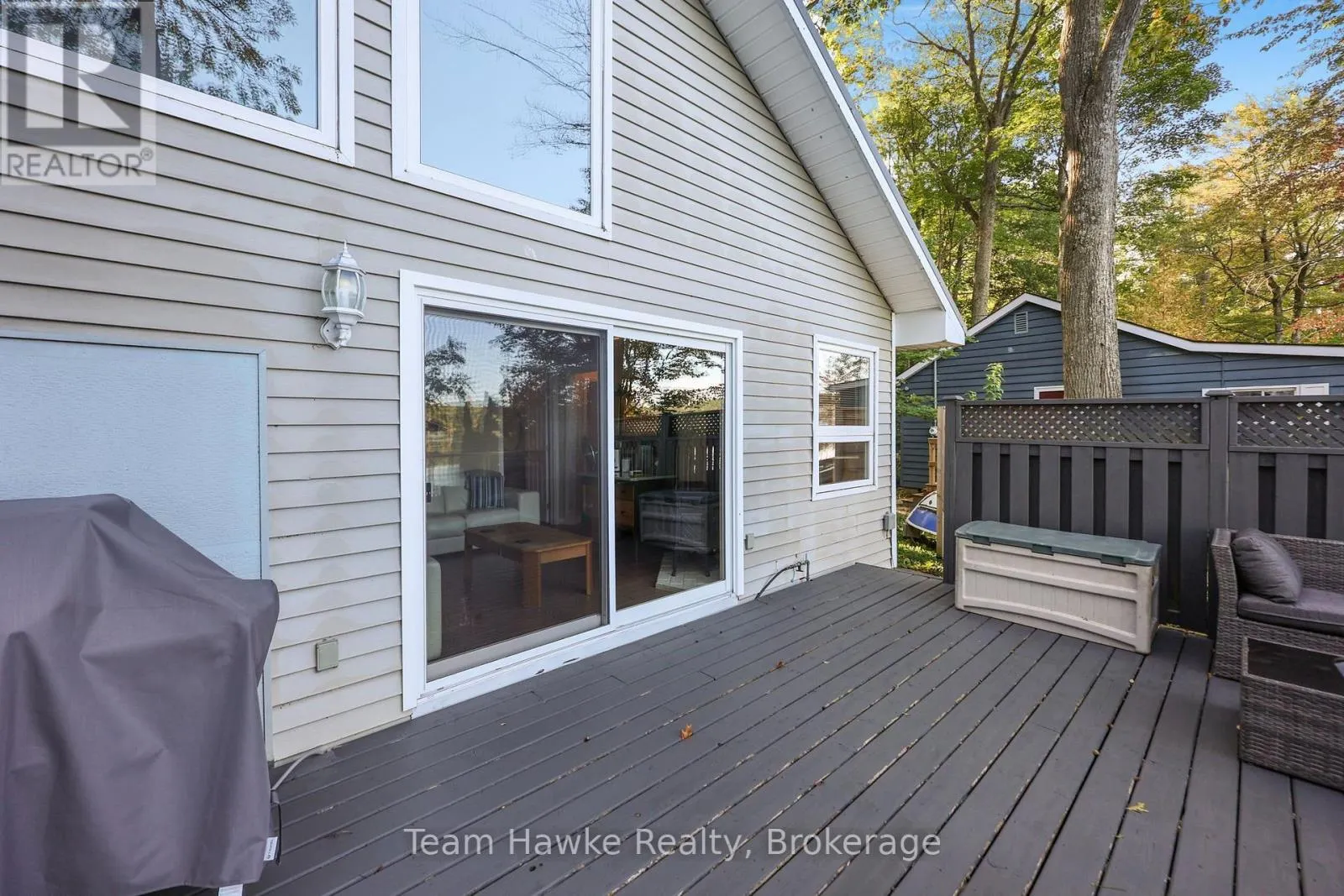 8 FARLAIN LAKE ROAD E