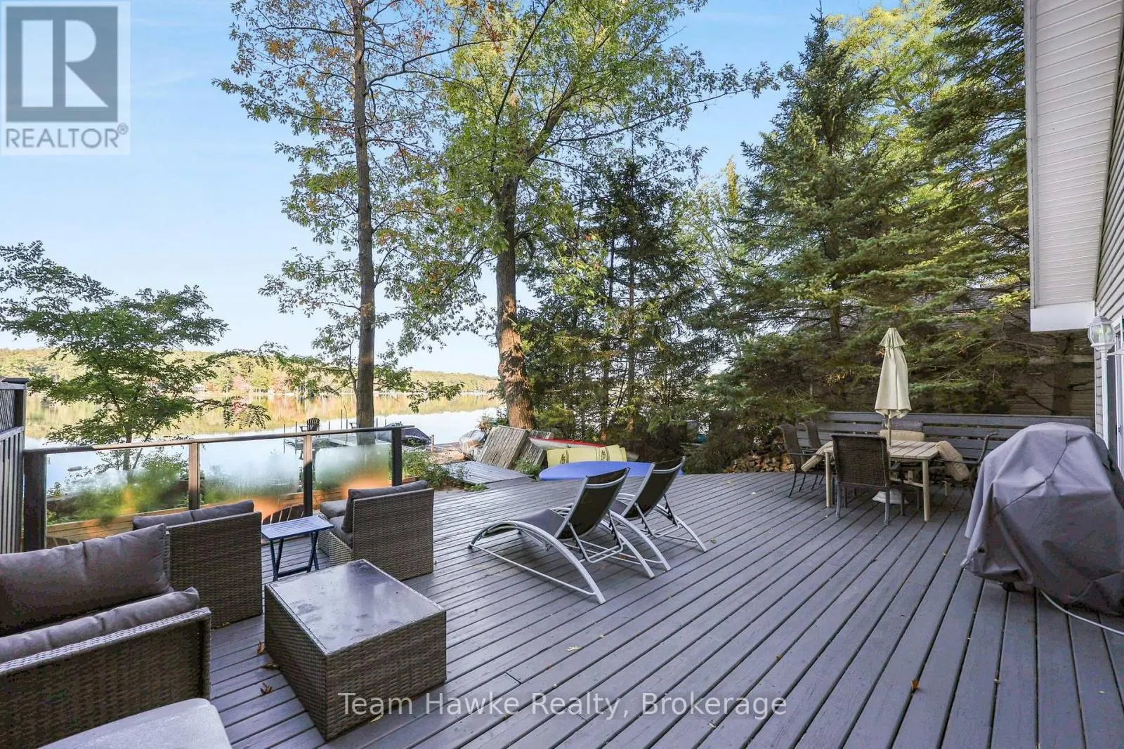 8 FARLAIN LAKE ROAD E