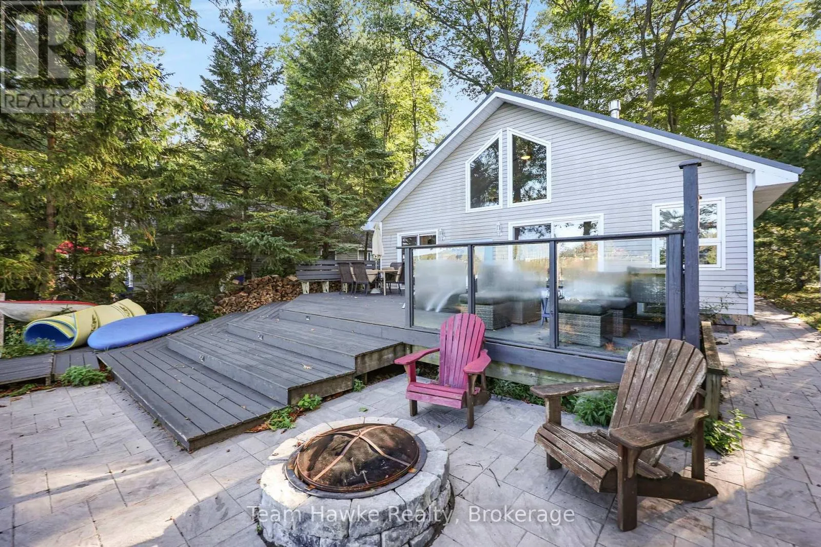 8 FARLAIN LAKE ROAD E