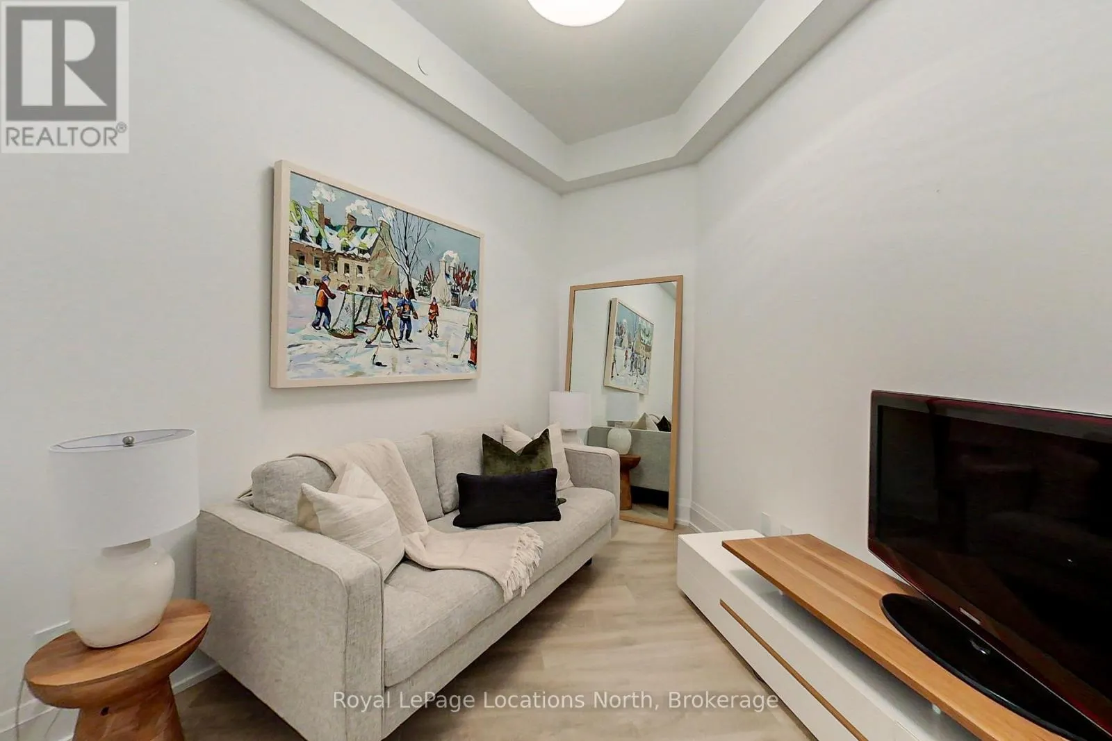 525 - 1 HUME STREET #525