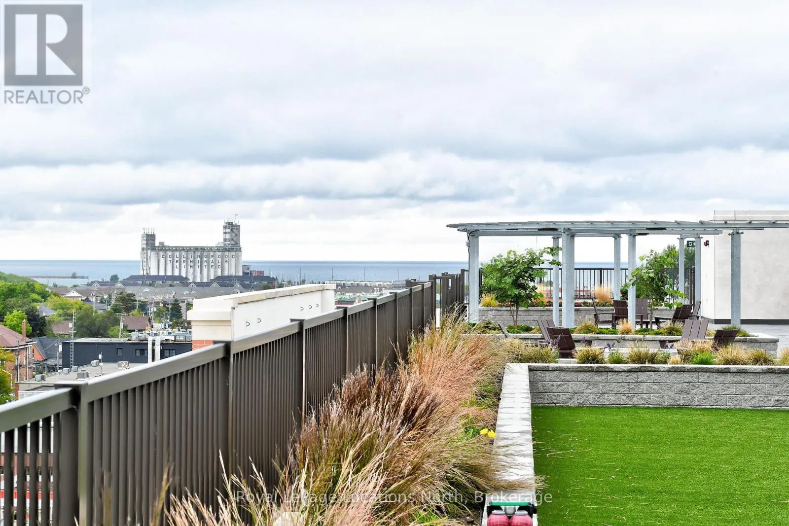 525 - 1 HUME STREET #525