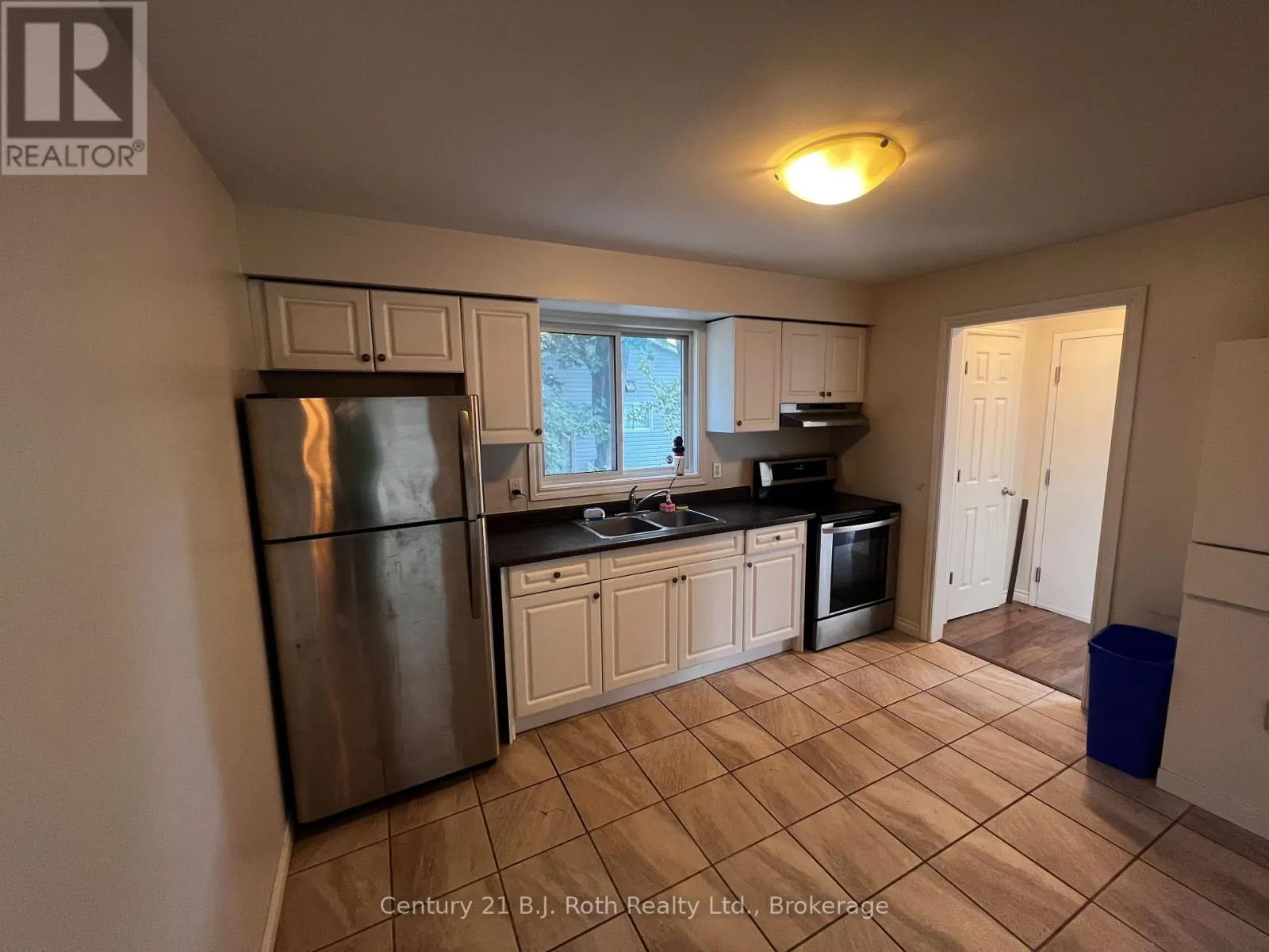 UNIT 1 - 520 HIGH STREET #Unit 1