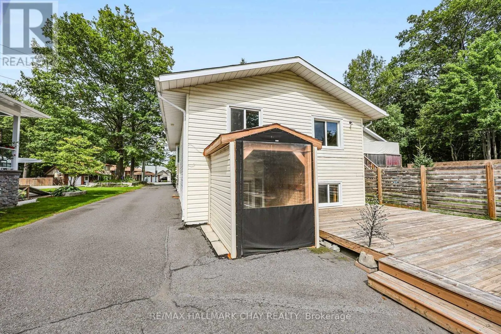 1475 RIVER ROAD W