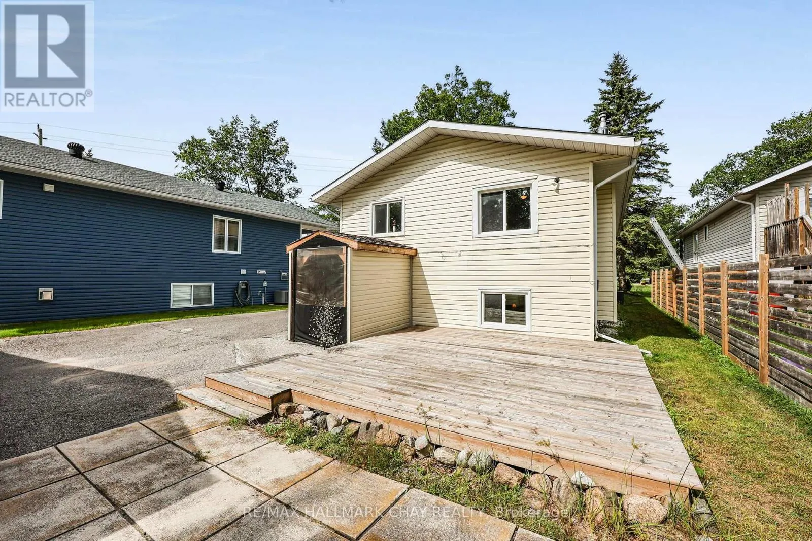 1475 RIVER ROAD W
