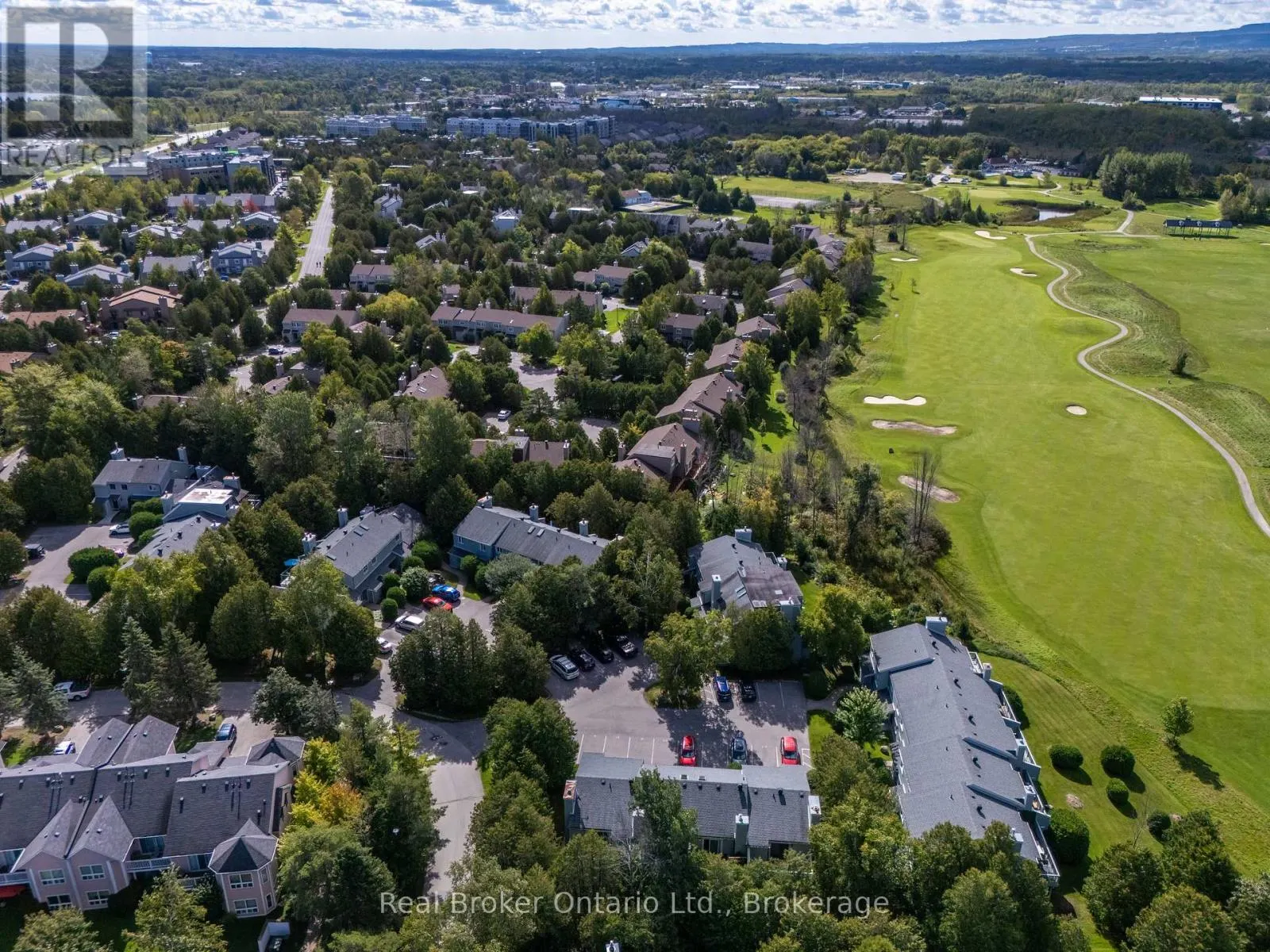 31 - 127 FAIRWAY CRESCENT #31
